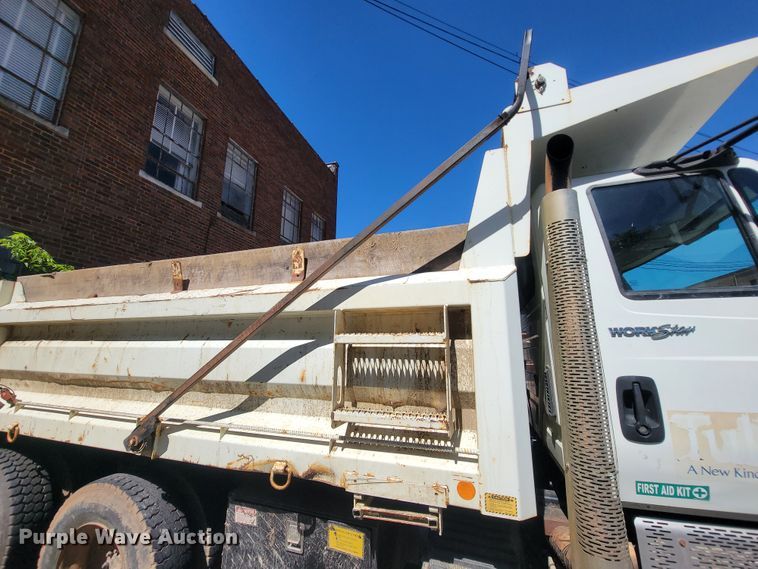 image for item IE9276 2011 International WorkStar 7400  dump truck