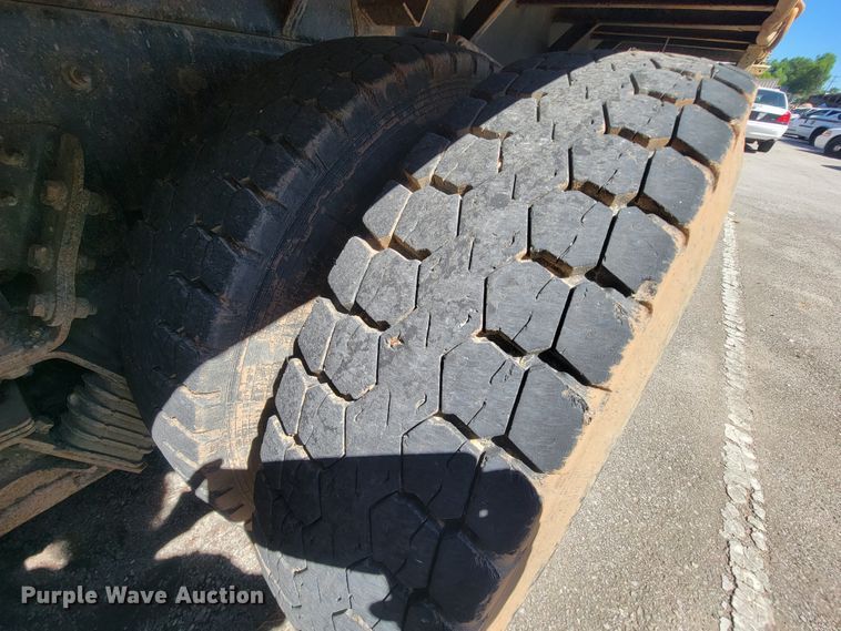 image for item IE9276 2011 International WorkStar 7400  dump truck