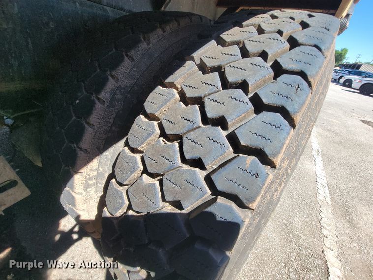 image for item IE9276 2011 International WorkStar 7400  dump truck