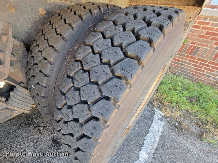 image for item IE9276 2011 International WorkStar 7400  dump truck