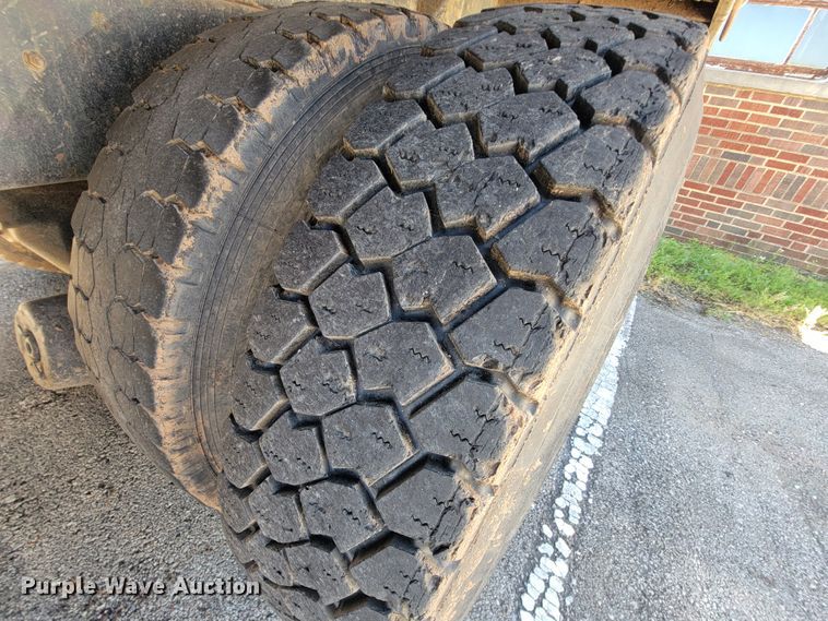 image for item IE9276 2011 International WorkStar 7400  dump truck