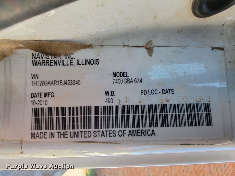 image for item IE9276 2011 International WorkStar 7400  dump truck