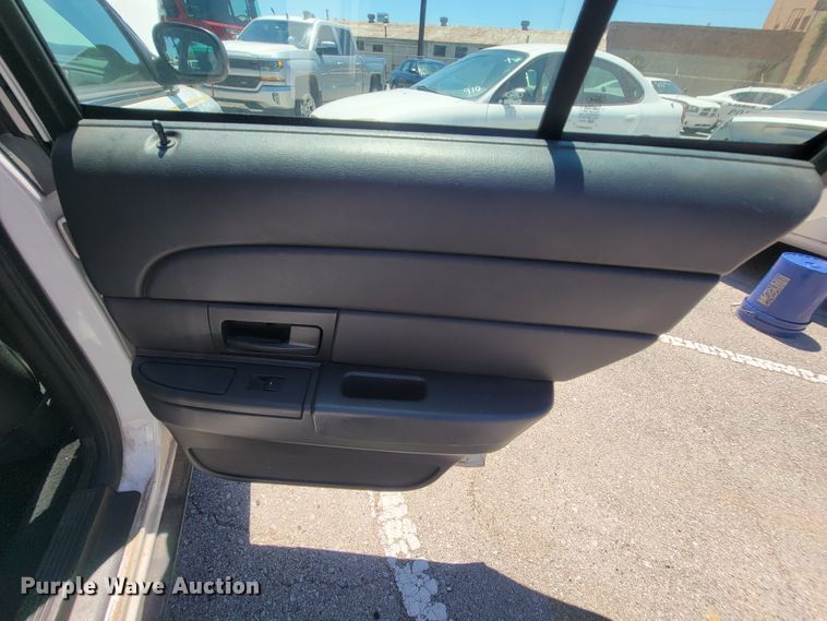 image for item IE9277 2009 Ford Crown Victoria Police Interceptor