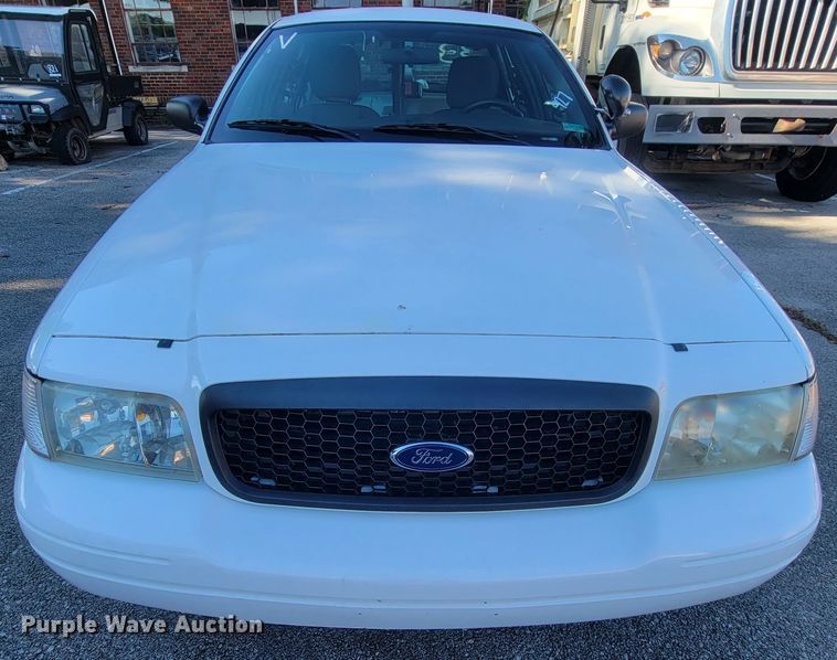 image for item IE9283 2011 Ford Crown Victoria Police Interceptor