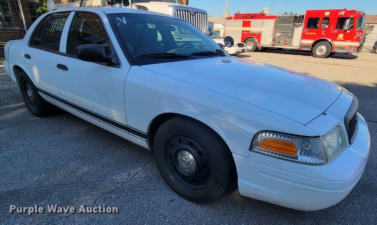 image for item IE9283 2011 Ford Crown Victoria Police Interceptor