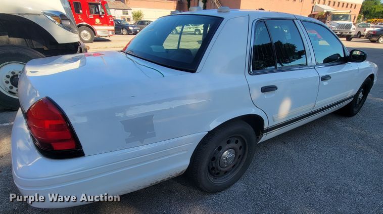 image for item IE9283 2011 Ford Crown Victoria Police Interceptor