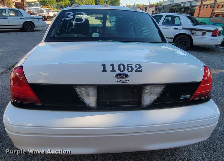 image for item IE9283 2011 Ford Crown Victoria Police Interceptor