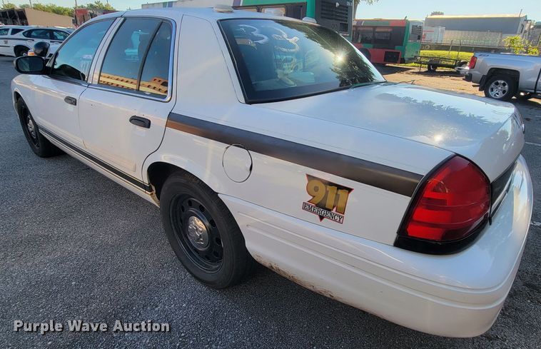 image for item IE9283 2011 Ford Crown Victoria Police Interceptor