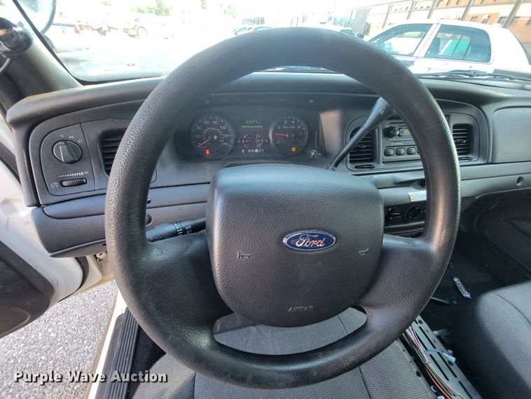 image for item IE9283 2011 Ford Crown Victoria Police Interceptor