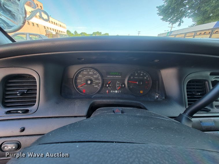 image for item IE9283 2011 Ford Crown Victoria Police Interceptor