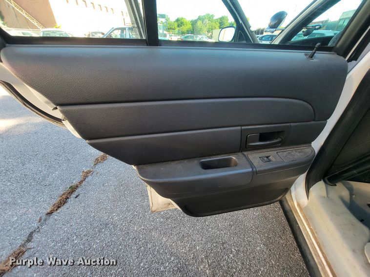 image for item IE9283 2011 Ford Crown Victoria Police Interceptor