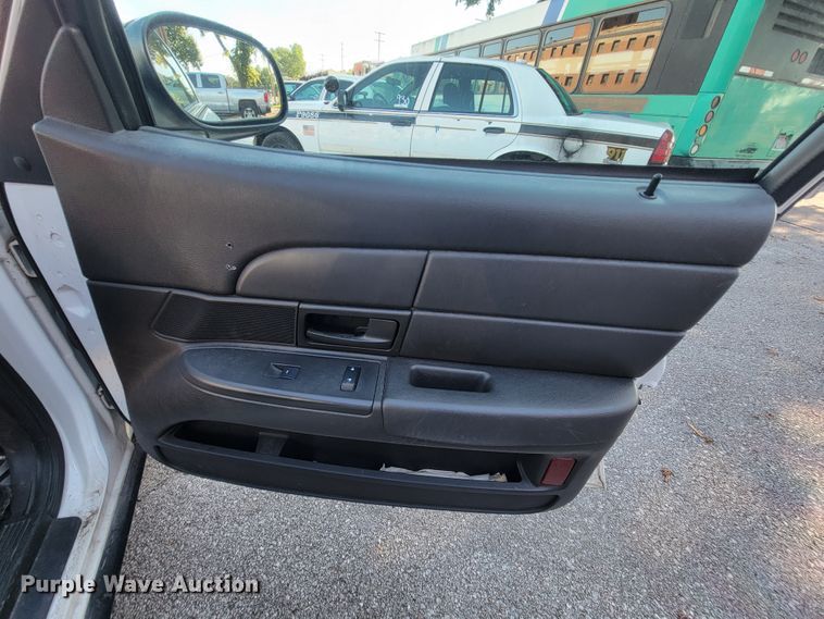 image for item IE9283 2011 Ford Crown Victoria Police Interceptor