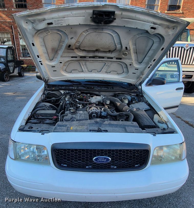 image for item IE9283 2011 Ford Crown Victoria Police Interceptor