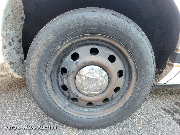 image for item IE9283 2011 Ford Crown Victoria Police Interceptor