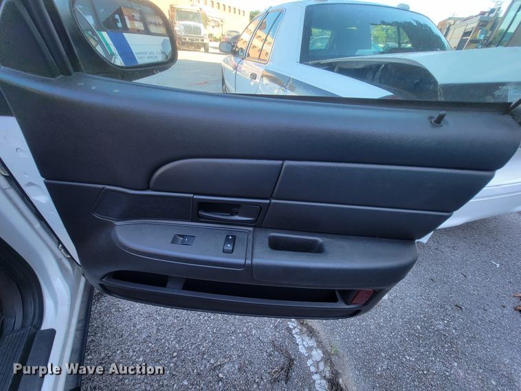 image for item IE9285 2009 Ford Crown Victoria Police Interceptor