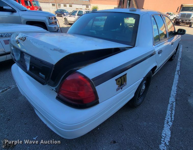 image for item IE9286 2011 Ford Crown Victoria Police Interceptor