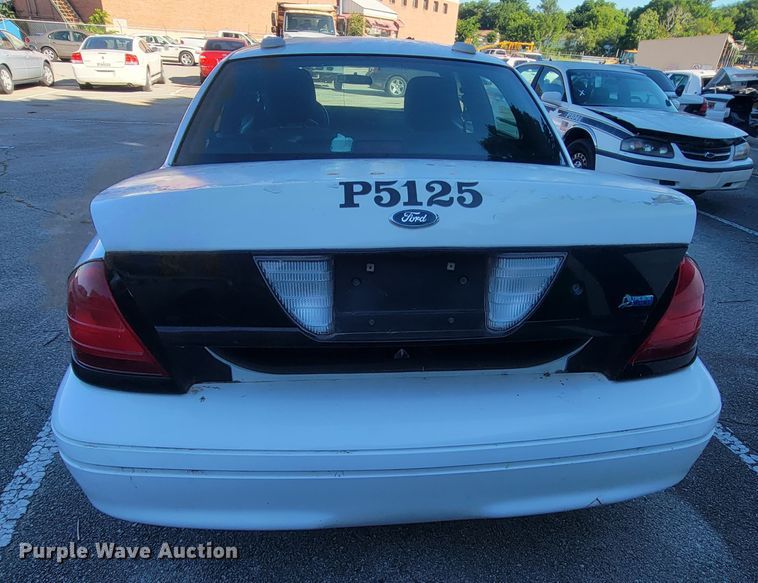 image for item IE9286 2011 Ford Crown Victoria Police Interceptor