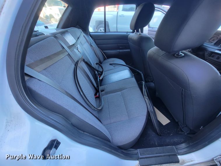 image for item IE9286 2011 Ford Crown Victoria Police Interceptor