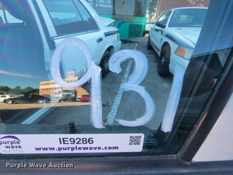 image for item IE9286 2011 Ford Crown Victoria Police Interceptor