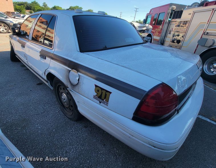image for item IE9288 2011 Ford Crown Victoria Police Interceptor