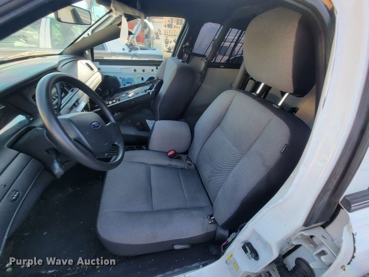 image for item IE9288 2011 Ford Crown Victoria Police Interceptor