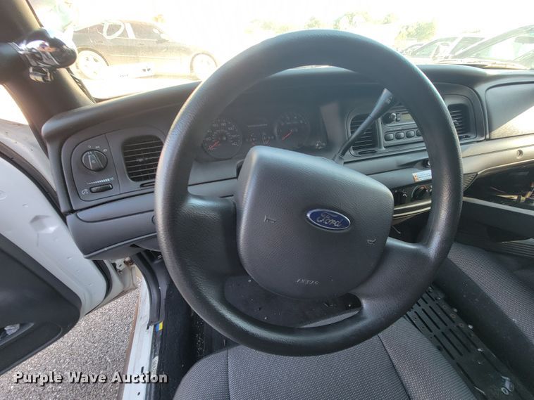 image for item IE9288 2011 Ford Crown Victoria Police Interceptor