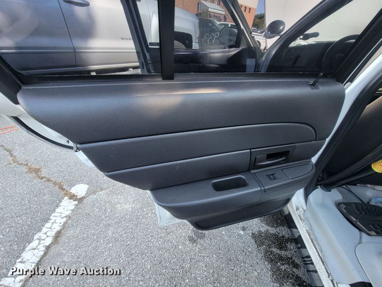 image for item IE9288 2011 Ford Crown Victoria Police Interceptor