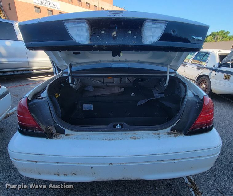 image for item IE9288 2011 Ford Crown Victoria Police Interceptor