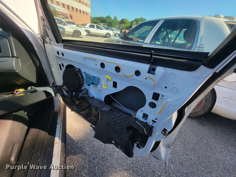 image for item IE9288 2011 Ford Crown Victoria Police Interceptor