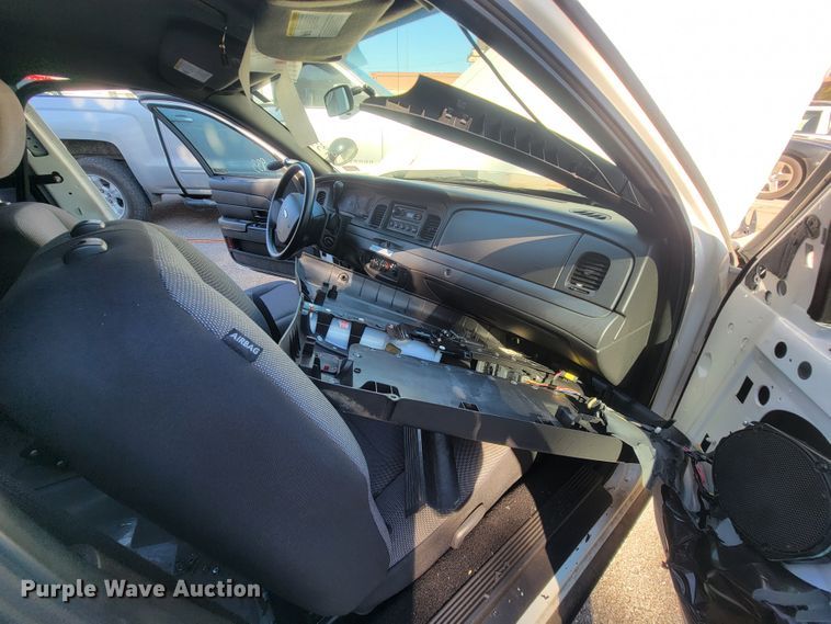 image for item IE9288 2011 Ford Crown Victoria Police Interceptor