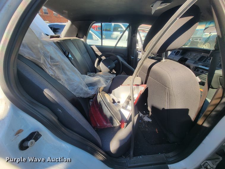 image for item IE9289 2011 Ford Crown Victoria Police Interceptor