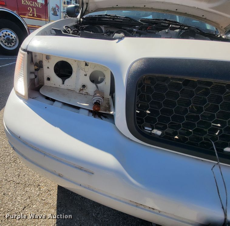 image for item IE9289 2011 Ford Crown Victoria Police Interceptor