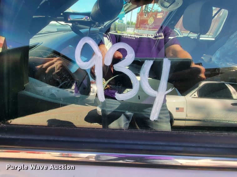 image for item IE9289 2011 Ford Crown Victoria Police Interceptor