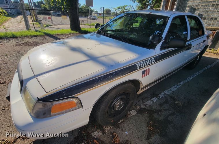 image for item IE9290 2005 Ford Crown Victoria Police Interceptor