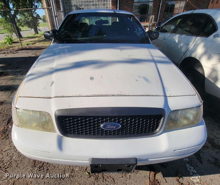 image for item IE9290 2005 Ford Crown Victoria Police Interceptor