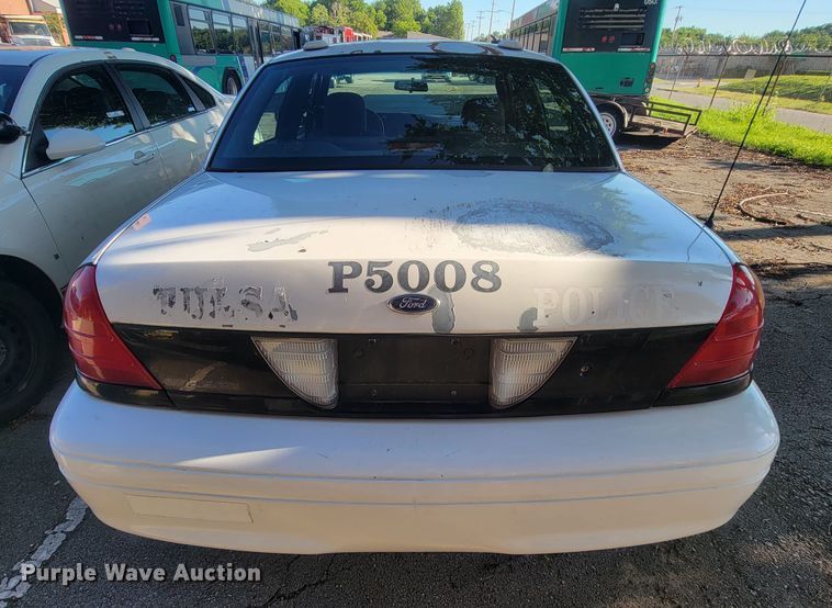 image for item IE9290 2005 Ford Crown Victoria Police Interceptor