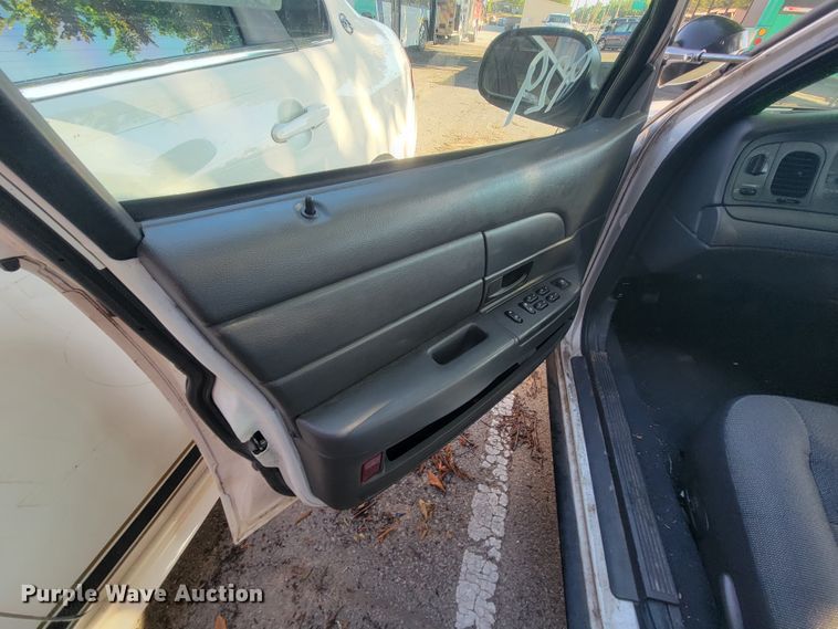 image for item IE9290 2005 Ford Crown Victoria Police Interceptor