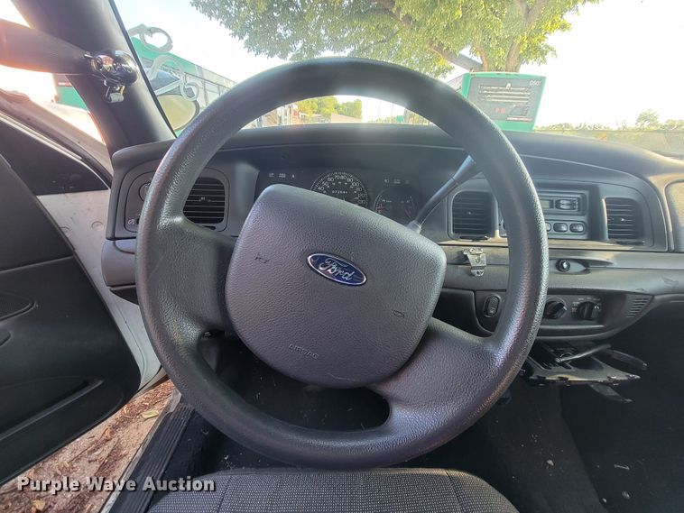 image for item IE9290 2005 Ford Crown Victoria Police Interceptor