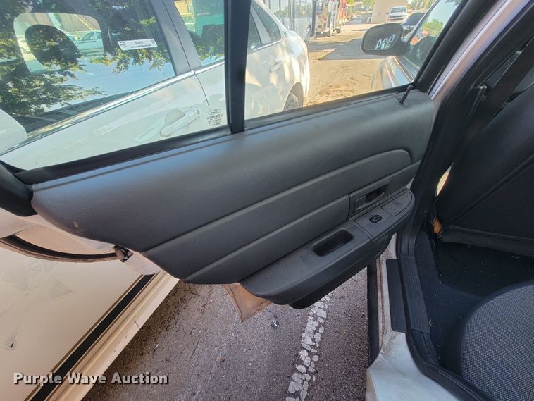 image for item IE9290 2005 Ford Crown Victoria Police Interceptor