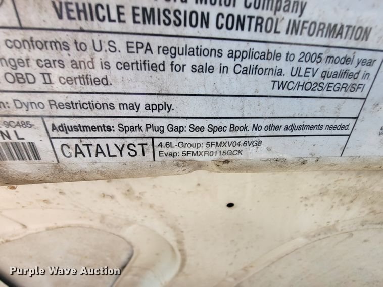 image for item IE9290 2005 Ford Crown Victoria Police Interceptor