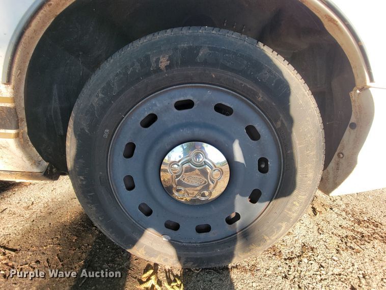 image for item IE9290 2005 Ford Crown Victoria Police Interceptor