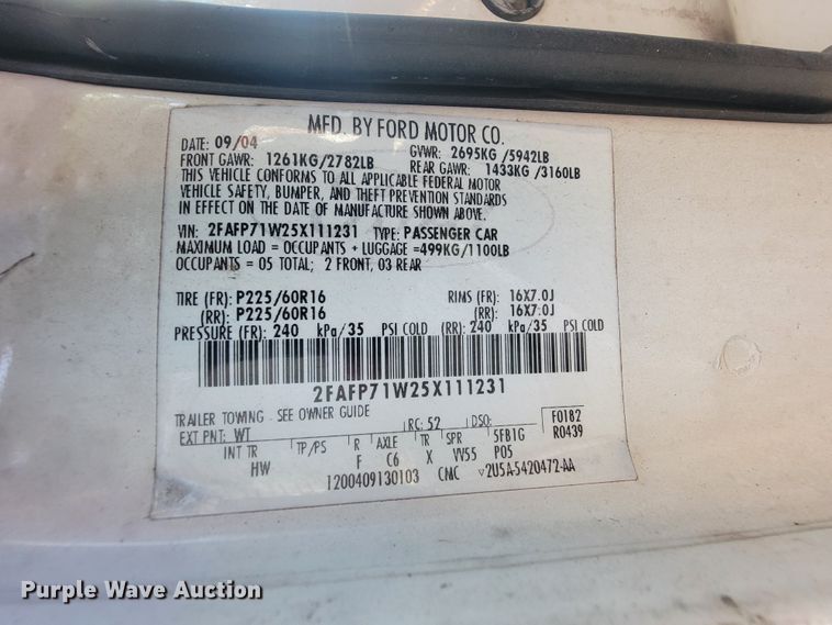 image for item IE9290 2005 Ford Crown Victoria Police Interceptor