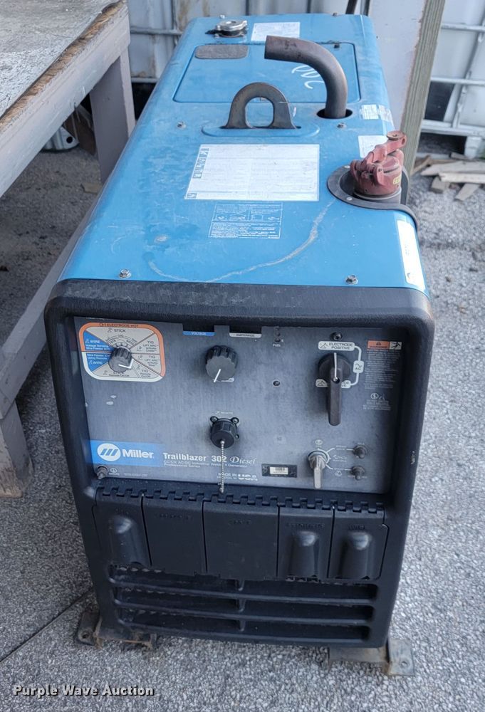 image for item IE9294 Miller Trailblazer 302 welder