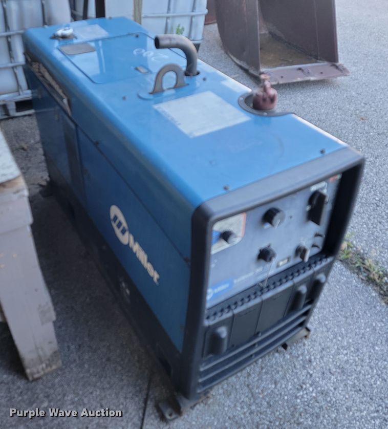 image for item IE9294 Miller Trailblazer 302 welder