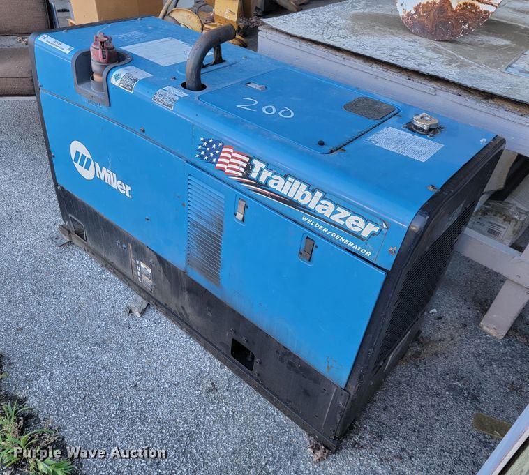 image for item IE9294 Miller Trailblazer 302 welder