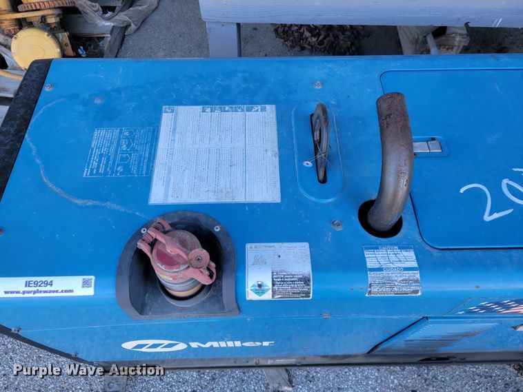 image for item IE9294 Miller Trailblazer 302 welder