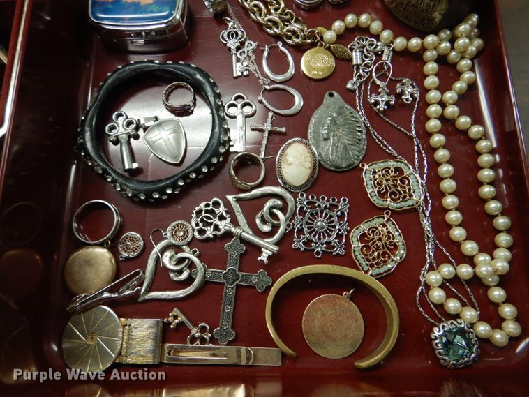 image for item IE9360 Jewelry box with jewelry