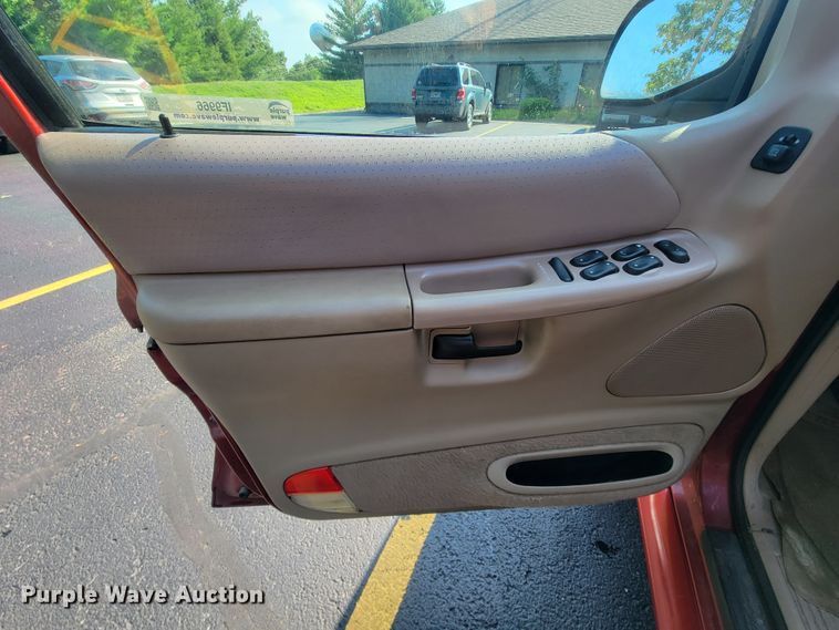 image for item IF9966 1997 Ford Explorer XLT  SUV