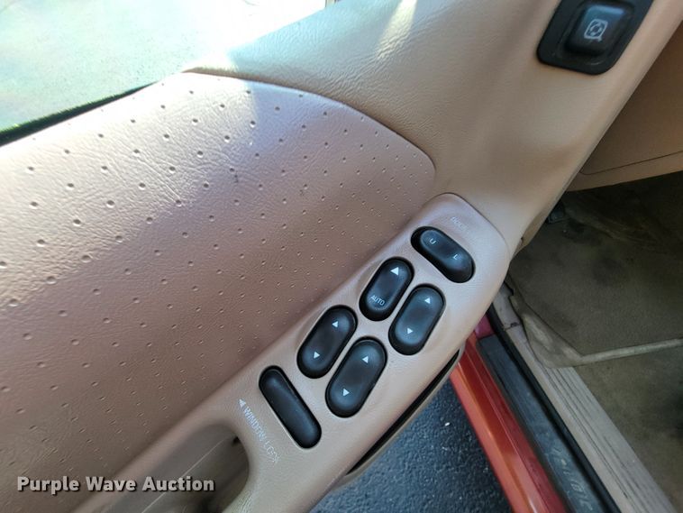 image for item IF9966 1997 Ford Explorer XLT  SUV