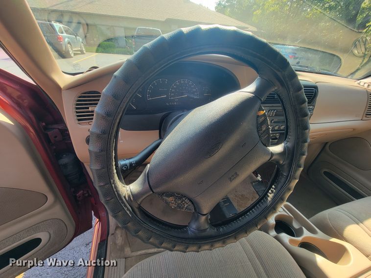 image for item IF9966 1997 Ford Explorer XLT  SUV